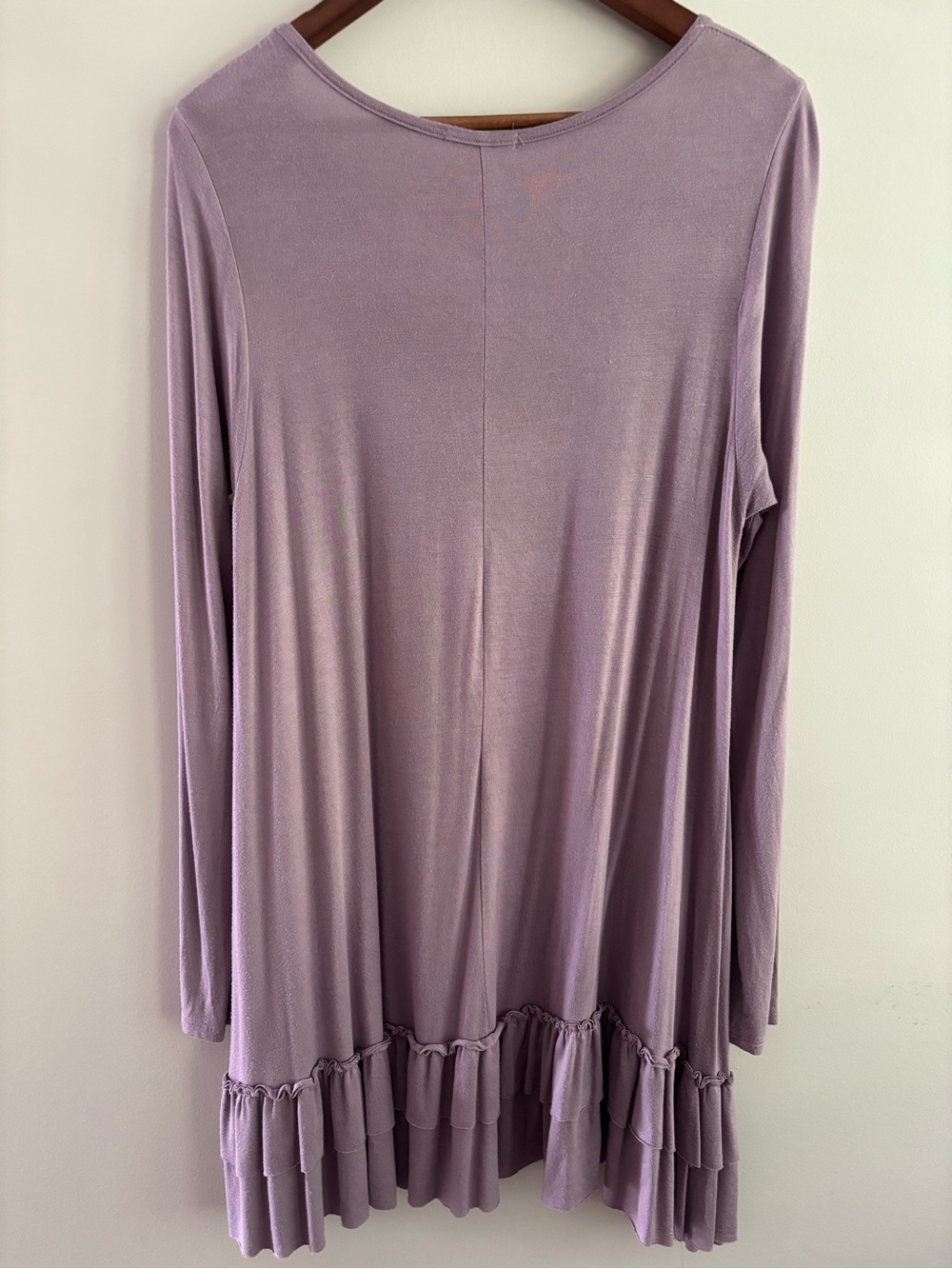 💥 Easel Ruffle Hem Tunic - Picture 3 of 8